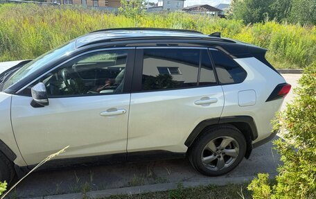 Toyota RAV4, 2022 год, 3 800 000 рублей, 6 фотография