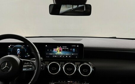 Mercedes-Benz A-Класс, 2019 год, 2 100 000 рублей, 5 фотография