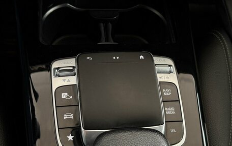 Mercedes-Benz A-Класс, 2019 год, 2 100 000 рублей, 12 фотография