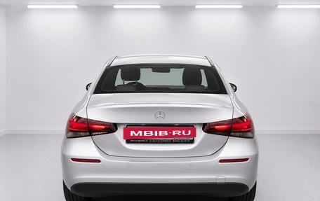 Mercedes-Benz A-Класс, 2019 год, 2 100 000 рублей, 3 фотография