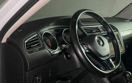 Volkswagen Tiguan II, 2018 год, 2 099 000 рублей, 6 фотография