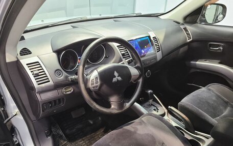 Mitsubishi Outlander III рестайлинг 3, 2011 год, 1 100 000 рублей, 11 фотография
