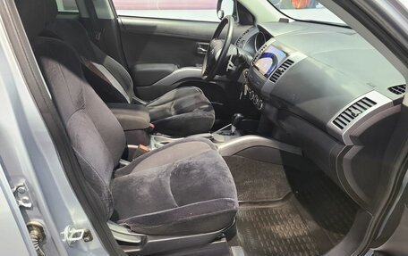 Mitsubishi Outlander III рестайлинг 3, 2011 год, 1 100 000 рублей, 29 фотография