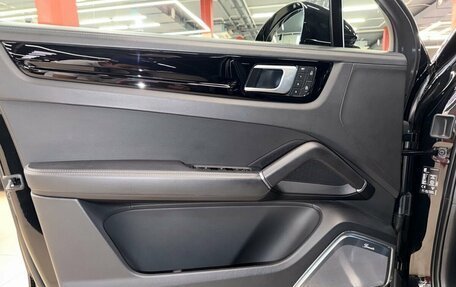 Porsche Cayenne III, 2022 год, 14 890 000 рублей, 8 фотография