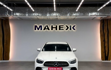 Mercedes-Benz E-Класс, 2021 год, 4 900 000 рублей, 2 фотография