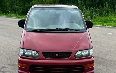 Mitsubishi Space Gear I рестайлинг, 2000 год, 565 000 рублей, 3 фотография