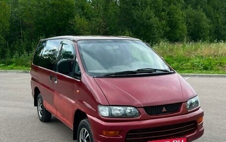 Mitsubishi Space Gear I рестайлинг, 2000 год, 565 000 рублей, 2 фотография