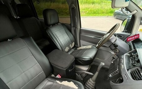 Mitsubishi Space Gear I рестайлинг, 2000 год, 565 000 рублей, 11 фотография