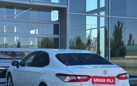 Toyota Camry, 2018 год, 2 450 000 рублей, 3 фотография