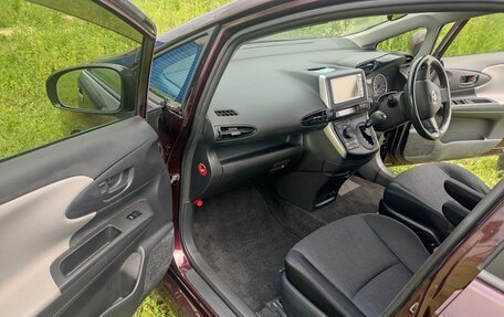 Toyota Wish II, 2010 год, 1 300 000 рублей, 14 фотография