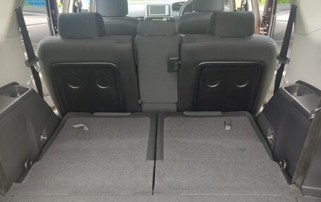 Toyota Wish II, 2010 год, 1 300 000 рублей, 19 фотография