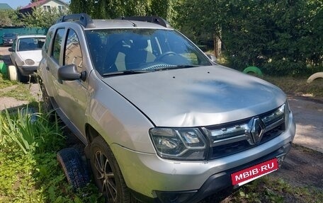 Renault Duster I рестайлинг, 2016 год, 910 000 рублей, 2 фотография