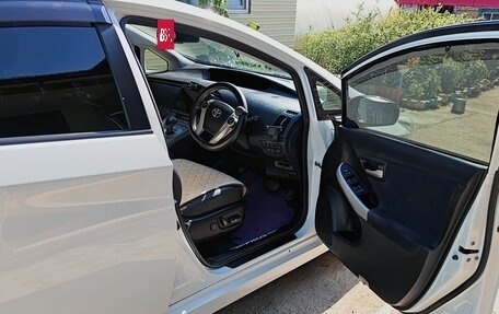 Toyota Prius, 2013 год, 1 300 000 рублей, 6 фотография
