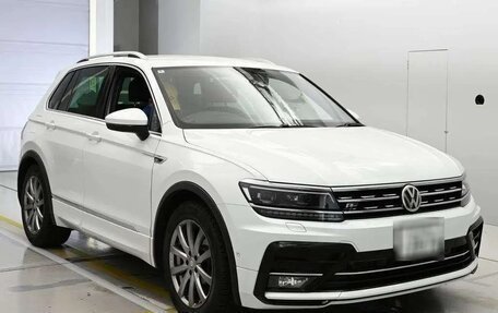 Volkswagen Tiguan II, 2018 год, 2 690 000 рублей, 8 фотография