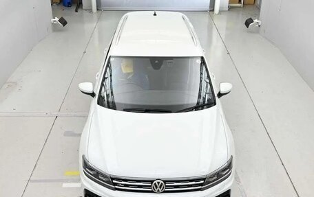 Volkswagen Tiguan II, 2018 год, 2 690 000 рублей, 5 фотография
