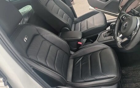 Volkswagen Tiguan II, 2018 год, 2 690 000 рублей, 12 фотография