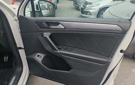 Volkswagen Tiguan II, 2018 год, 2 690 000 рублей, 11 фотография