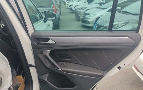 Volkswagen Tiguan II, 2018 год, 2 690 000 рублей, 16 фотография