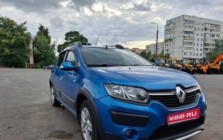 Renault Sandero II рестайлинг, 2015 год, 550 000 рублей, 1 фотография