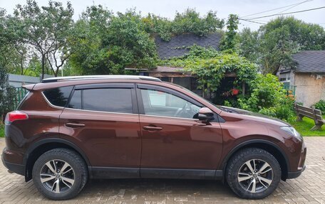 Toyota RAV4, 2017 год, 2 400 000 рублей, 2 фотография