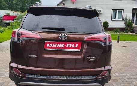Toyota RAV4, 2017 год, 2 400 000 рублей, 3 фотография