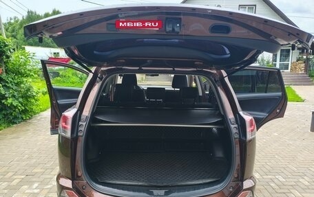 Toyota RAV4, 2017 год, 2 400 000 рублей, 9 фотография