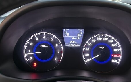 Hyundai Solaris II рестайлинг, 2011 год, 600 000 рублей, 13 фотография