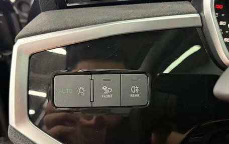 Audi Q3, 2022 год, 2 100 000 рублей, 9 фотография