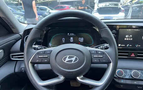 Hyundai Elantra, 2023 год, 1 350 000 рублей, 9 фотография