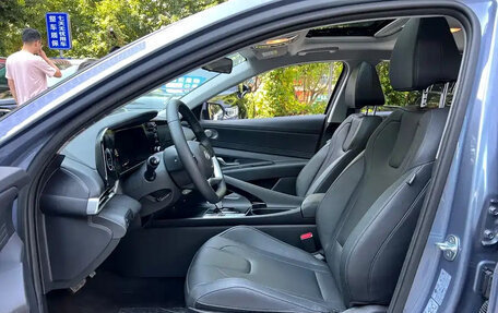 Hyundai Elantra, 2023 год, 1 350 000 рублей, 6 фотография