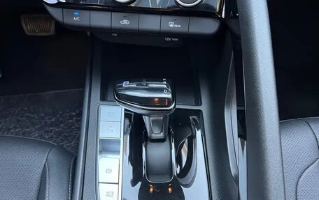 Hyundai Elantra, 2023 год, 1 350 000 рублей, 12 фотография
