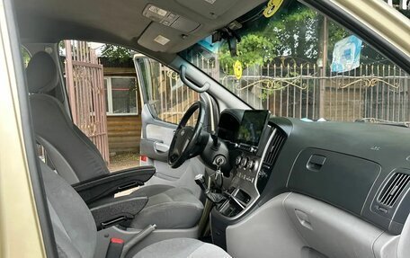 Hyundai H-1 II рестайлинг, 2008 год, 1 200 000 рублей, 2 фотография