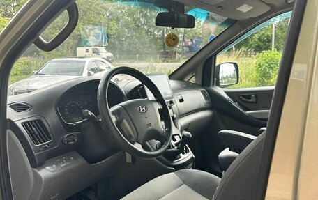 Hyundai H-1 II рестайлинг, 2008 год, 1 200 000 рублей, 9 фотография