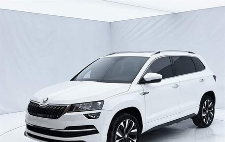 Skoda Karoq I, 2022 год, 1 950 000 рублей, 2 фотография