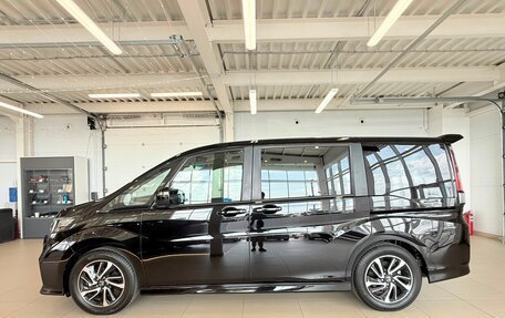 Honda Stepwgn IV, 2019 год, 2 499 999 рублей, 3 фотография