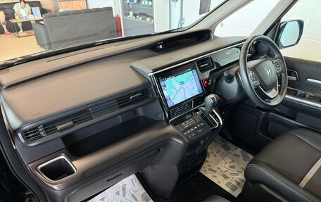 Honda Stepwgn IV, 2019 год, 2 499 999 рублей, 13 фотография