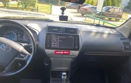 Toyota Land Cruiser Prado 150 рестайлинг 2, 2021 год, 5 500 000 рублей, 4 фотография