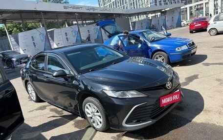 Toyota Camry, 2021 год, 6 500 000 рублей, 2 фотография