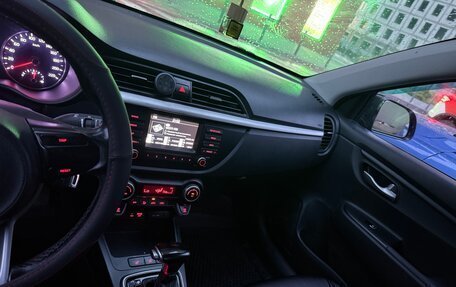 KIA Rio IV, 2018 год, 1 050 000 рублей, 10 фотография