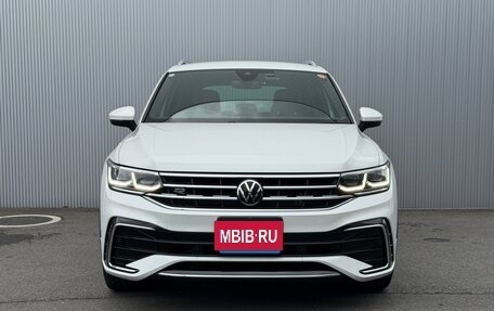 Volkswagen Tiguan II, 2023 год, 2 380 100 рублей, 3 фотография