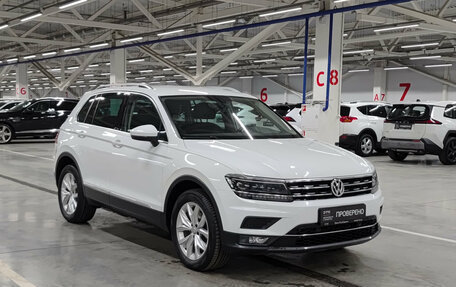 Volkswagen Tiguan II, 2017 год, 2 250 000 рублей, 3 фотография