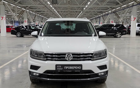 Volkswagen Tiguan II, 2017 год, 2 250 000 рублей, 2 фотография