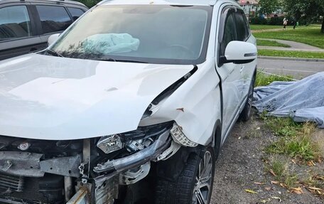 Mitsubishi Outlander III рестайлинг 3, 2018 год, 1 100 000 рублей, 4 фотография