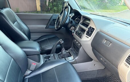 Mitsubishi Pajero III рестайлинг, 2006 год, 1 700 000 рублей, 5 фотография
