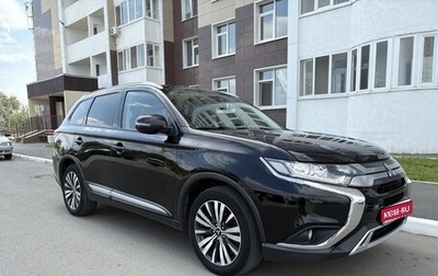 Mitsubishi Outlander III рестайлинг 3, 2019 год, 2 550 000 рублей, 1 фотография