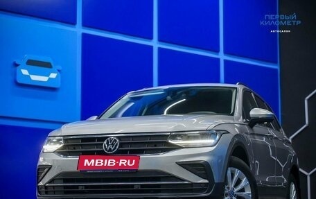 Volkswagen Tiguan II, 2021 год, 2 390 000 рублей, 1 фотография