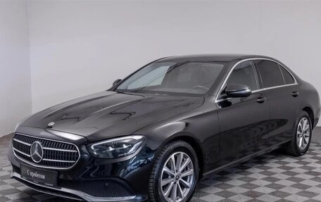 Mercedes-Benz E-Класс, 2020 год, 2 600 000 рублей, 8 фотография