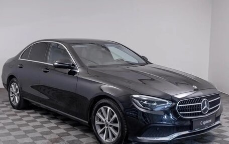 Mercedes-Benz E-Класс, 2020 год, 2 600 000 рублей, 10 фотография