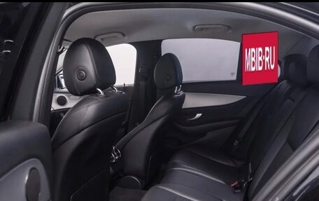 Mercedes-Benz E-Класс, 2020 год, 2 600 000 рублей, 13 фотография