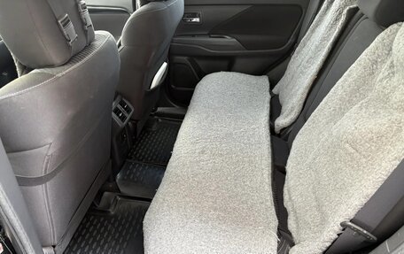 Mitsubishi Outlander III рестайлинг 3, 2019 год, 2 550 000 рублей, 10 фотография